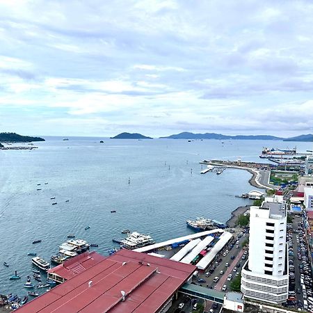 Kota Kinabalu City Centre @ The Shore By Casa Yolo エクステリア 写真