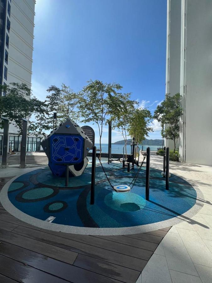 Kota Kinabalu City Centre @ The Shore By Casa Yolo エクステリア 写真