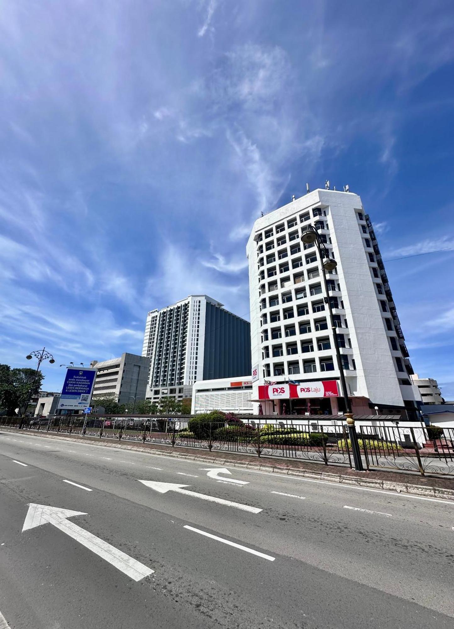 Kota Kinabalu City Centre @ The Shore By Casa Yolo エクステリア 写真