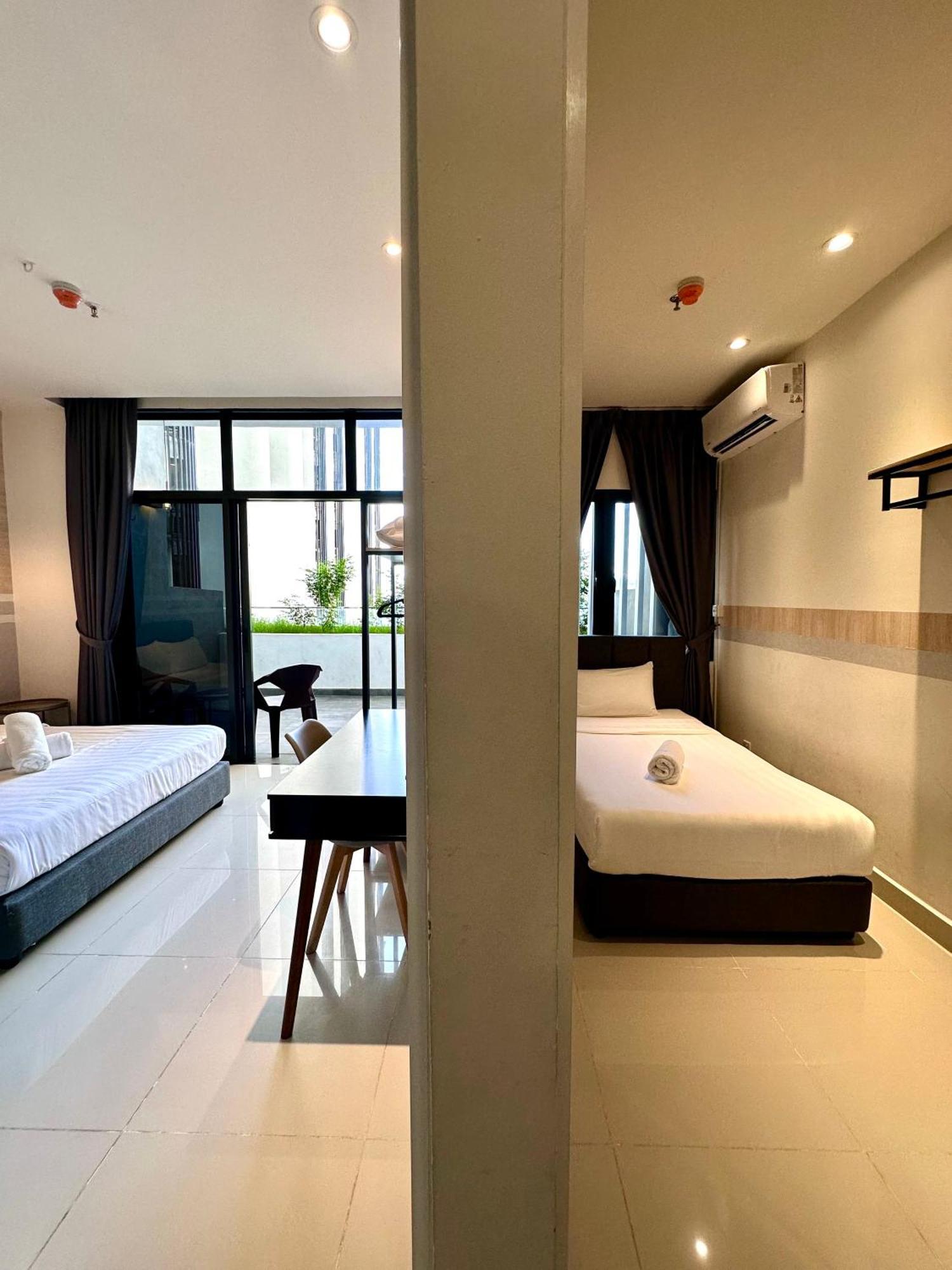 Kota Kinabalu City Centre @ The Shore By Casa Yolo エクステリア 写真