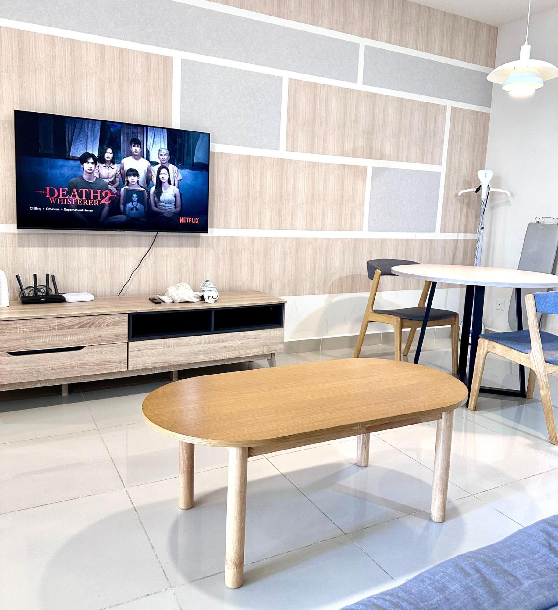 Kota Kinabalu City Centre @ The Shore By Casa Yolo エクステリア 写真